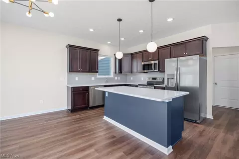 Kitchen - 101 W Spring Dr, Elyria, OH 44035 photo 2 of 6