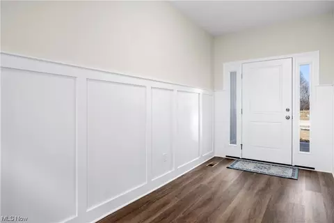 Entry Way - 101 W Spring Dr, Elyria, OH 44035 photo 1 of 1