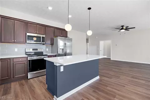 Kitchen - 101 W Spring Dr, Elyria, OH 44035 photo 3 of 6