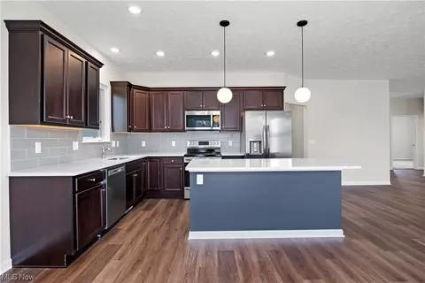 Kitchen - 101 W Spring Dr, Elyria, OH 44035 photo 6 of 6