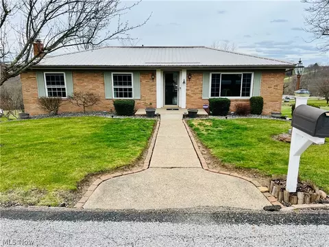 572 Della Dr, Bloomingdale, OH 43910