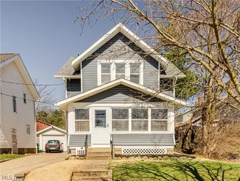 163 W Summit St, Barberton, OH 44203
