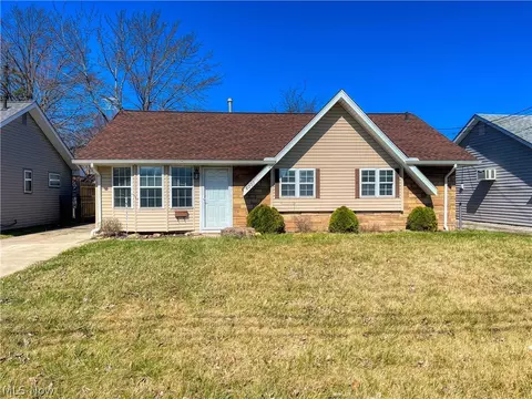 4207 Brockley Ave, Sheffield Lake, OH 44054