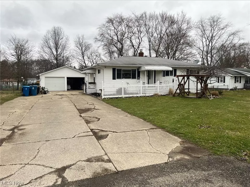 3273 Avis Rd, Akron, OH 44312 3 Photos Movoto