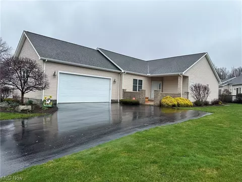 227 Palmer Cir, Warren, OH 44484
