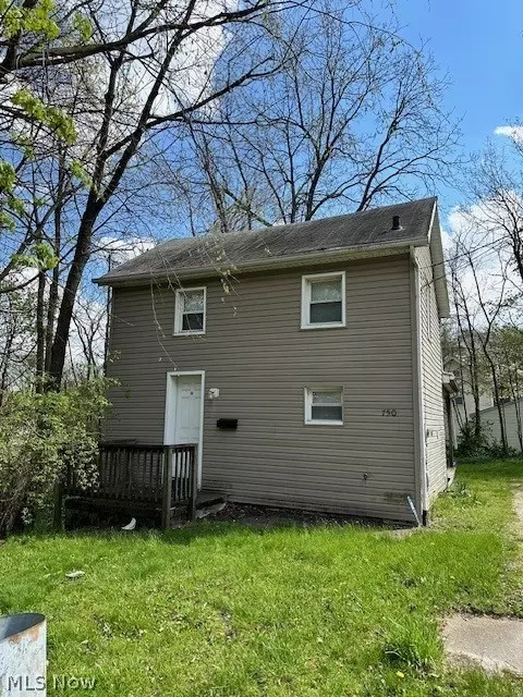 750 Corley St, Akron, OH 44306