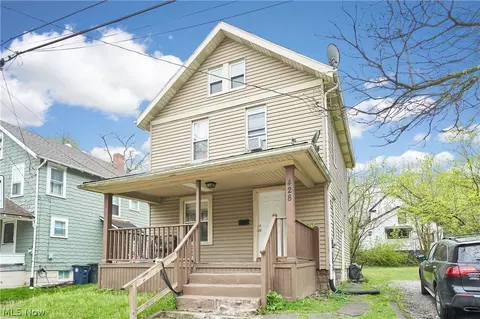 428 Black St, Akron, OH 44306