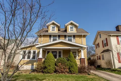 167 Oak Knoll Ave SE, Warren, OH 44483