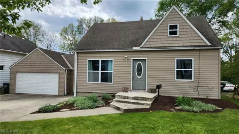 377 Runn St, Berea, OH 44017