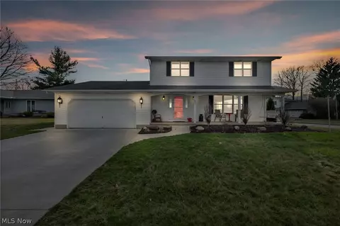 689 Appleseed Dr, Lorain, OH 44053