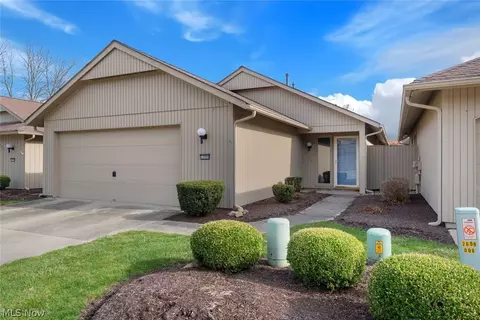 33059 Cedar Branch Cir, North Ridgeville, OH 44039