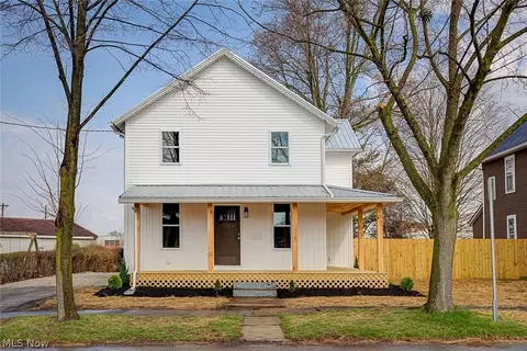 215 W Chestnut St, Orrville, OH 44667