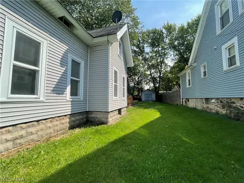 1414 W 6th St, Ashtabula, OH 44004 photo 2