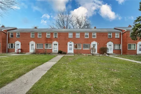 Exterior - 471 Clearview Dr #E17, Euclid, OH 44123 photo 2 of 7