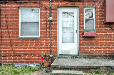 Exterior - 471 Clearview Dr #E17, Euclid, OH 44123 photo 7 of 7