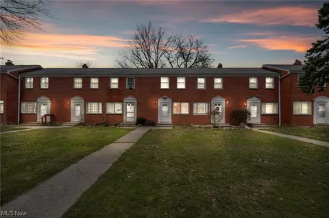 471 Clearview Dr #E17, Euclid, OH 44123