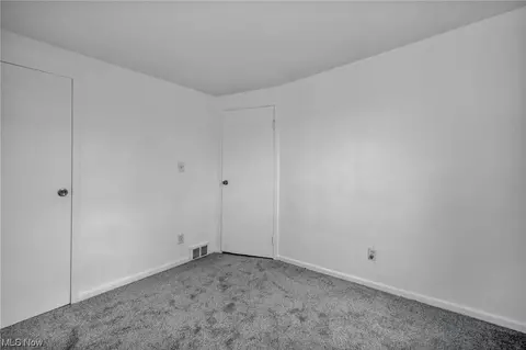 Bedroom - 471 Clearview Dr #E17, Euclid, OH 44123 photo 1 of 2