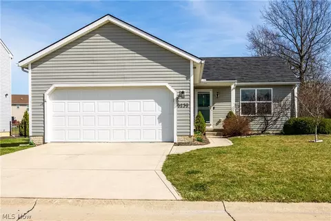 6239 Greenview Trl, North Ridgeville, OH 44039