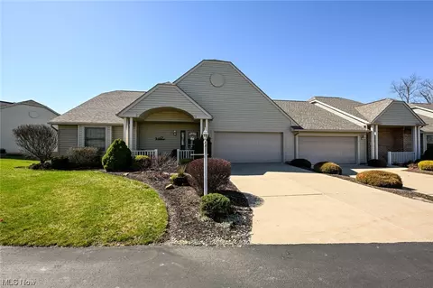 936 Amundsen Dr, Canal Fulton, OH 44614