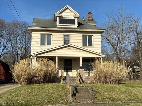 1452 Elm St, Youngstown, OH 44505