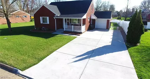 806 48th St, Vienna, WV 26105