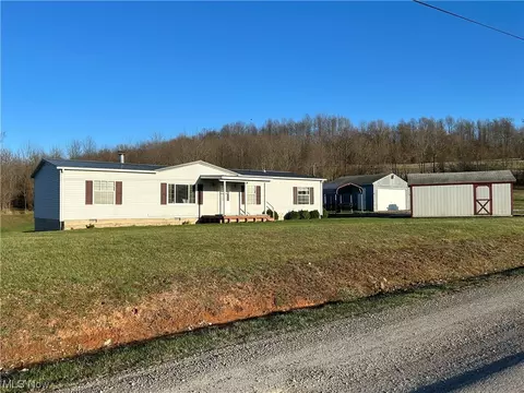 52144 Iowa Rd, Cumberland, OH 43732