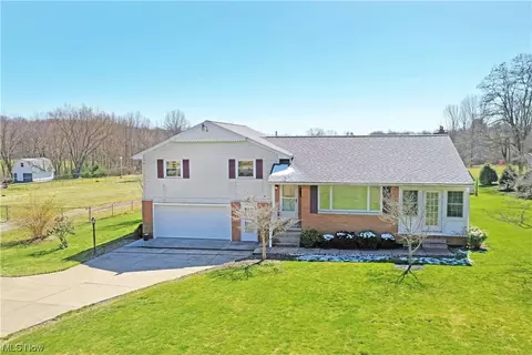 6752 Stewart Sharon Rd, Brookfield, OH 44403