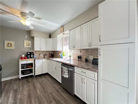 Kitchen - 775 Brookfield Ave, Boardman, OH 44512 photo 3 of 5