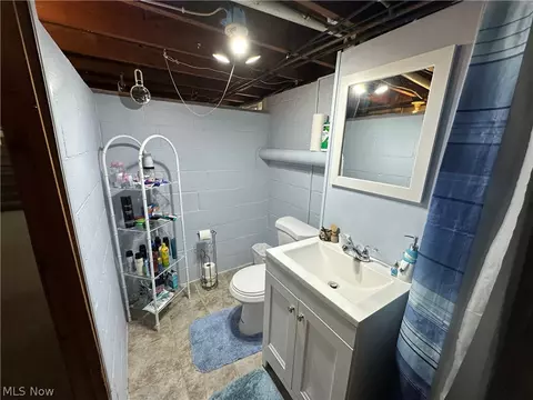 Bath - 775 Brookfield Ave, Boardman, OH 44512 photo 4 of 4