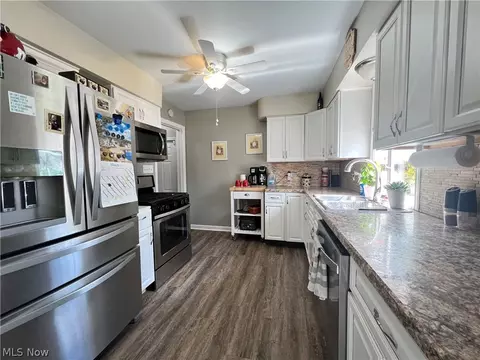 Kitchen - 775 Brookfield Ave, Boardman, OH 44512 photo 2 of 5