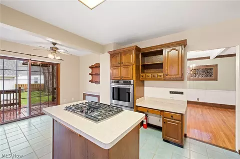 164 E 207th St, Euclid, OH 44123 photo 11