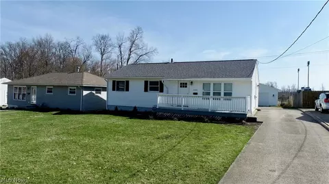 520 Ridge Dr, Medina, OH 44256