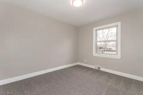 Bedroom - 7380 Hawk Ave, Mentor, OH 44060 photo 3 of 7