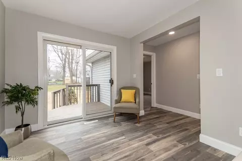 Entry Way - 7380 Hawk Ave, Mentor, OH 44060 photo 1 of 3