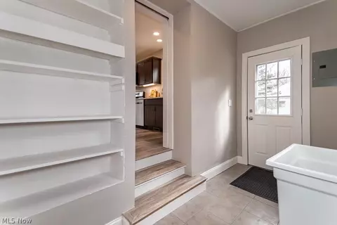 Entry Way - 7380 Hawk Ave, Mentor, OH 44060 photo 3 of 3