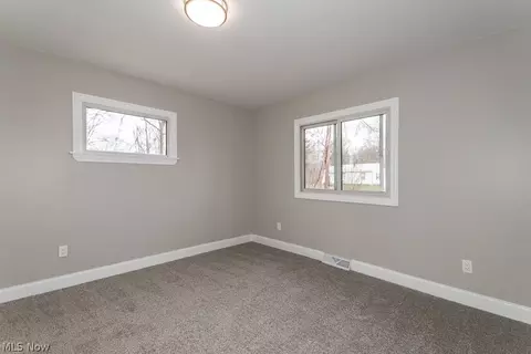 Bedroom - 7380 Hawk Ave, Mentor, OH 44060 photo 5 of 7