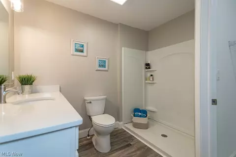 Bath - 7380 Hawk Ave, Mentor, OH 44060 photo 1 of 4
