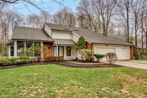 5453 Tayport Dr, Solon, OH 44139
