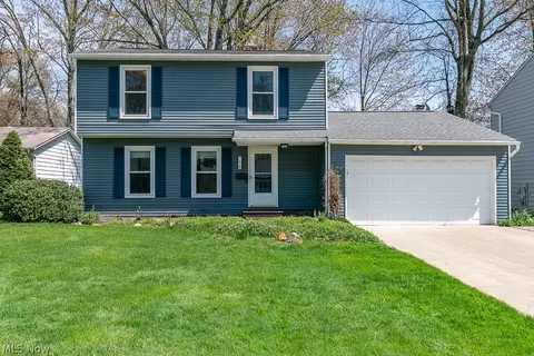 419 Riverdale Dr, Eastlake, OH 44095