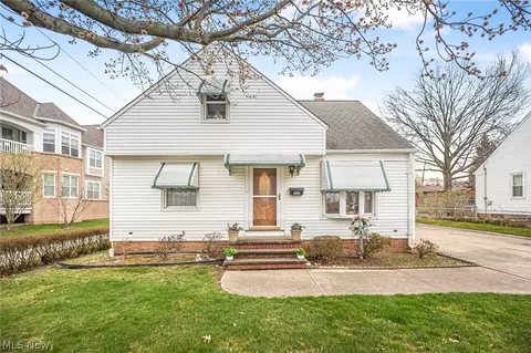 5059 Robinhood Dr, Willoughby, OH 44094