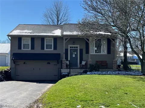 7994 Anderson Ave NE, Warren, OH 44484