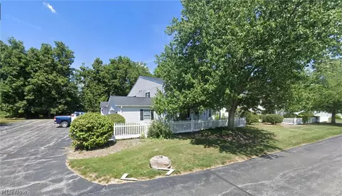 17654 Eastbrook Trl #17654, Chagrin Falls, OH 44023
