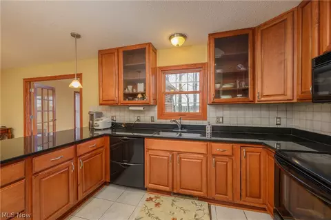 Kitchen - 3579 Vineyard Ave NW, Canton, OH 44708 photo 1 of 2