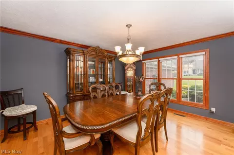 Dining - 3579 Vineyard Ave NW, Canton, OH 44708 photo 2 of 3