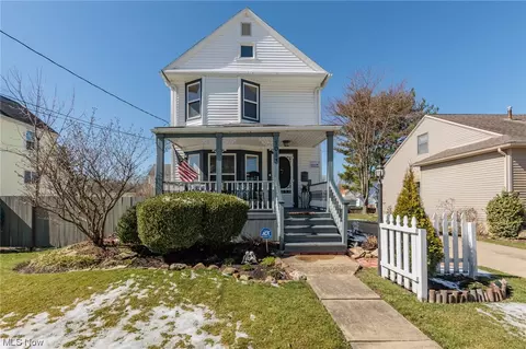 1013 E River St, Elyria, OH 44035