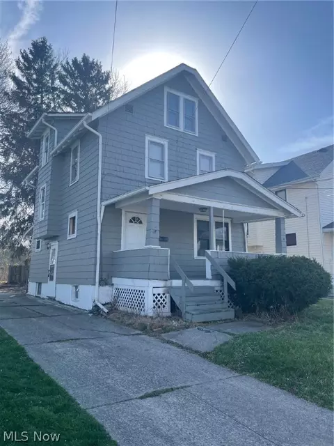 657 Lucille Ave, Akron, OH 44310