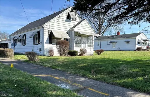 904 Detroit Ave, Youngstown, OH 44502