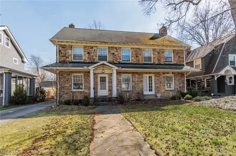 2225 Demington Dr, Cleveland Heights, OH 44106
