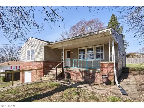 1055 Jason Ave, Akron, OH 44314