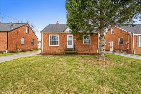 25800 Farringdon Ave, Euclid, OH 44132